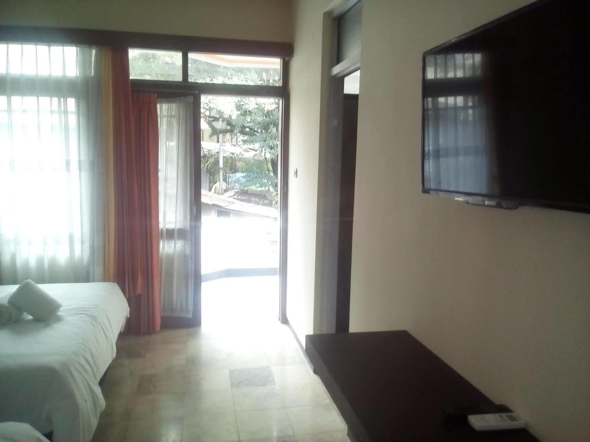 Simply Homy Guest House Pasteur Bandung Esterno foto